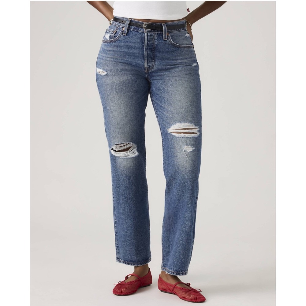 Levis 501 Women's Original Fit Straight Leg Distressed‎ Button Fly Jeans 29x30